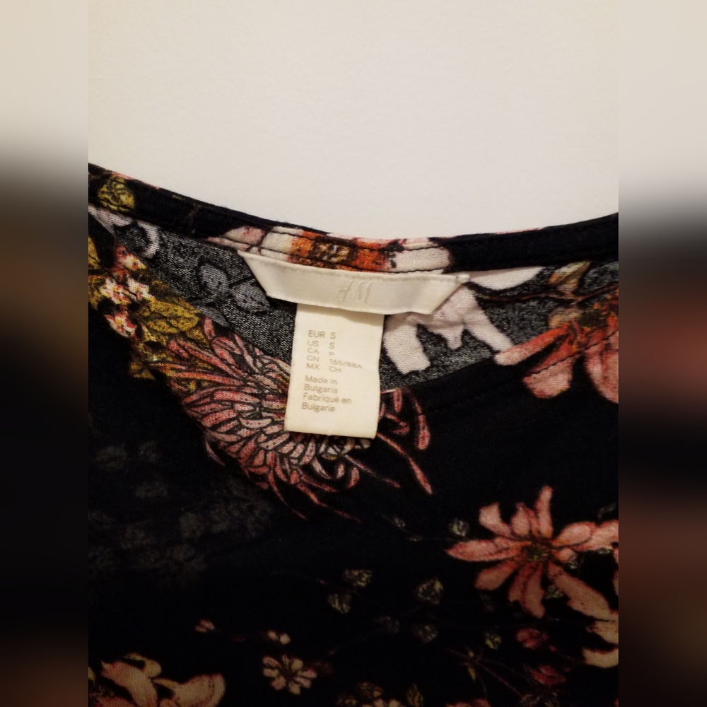 H&M Top - Picture 5 of 5
